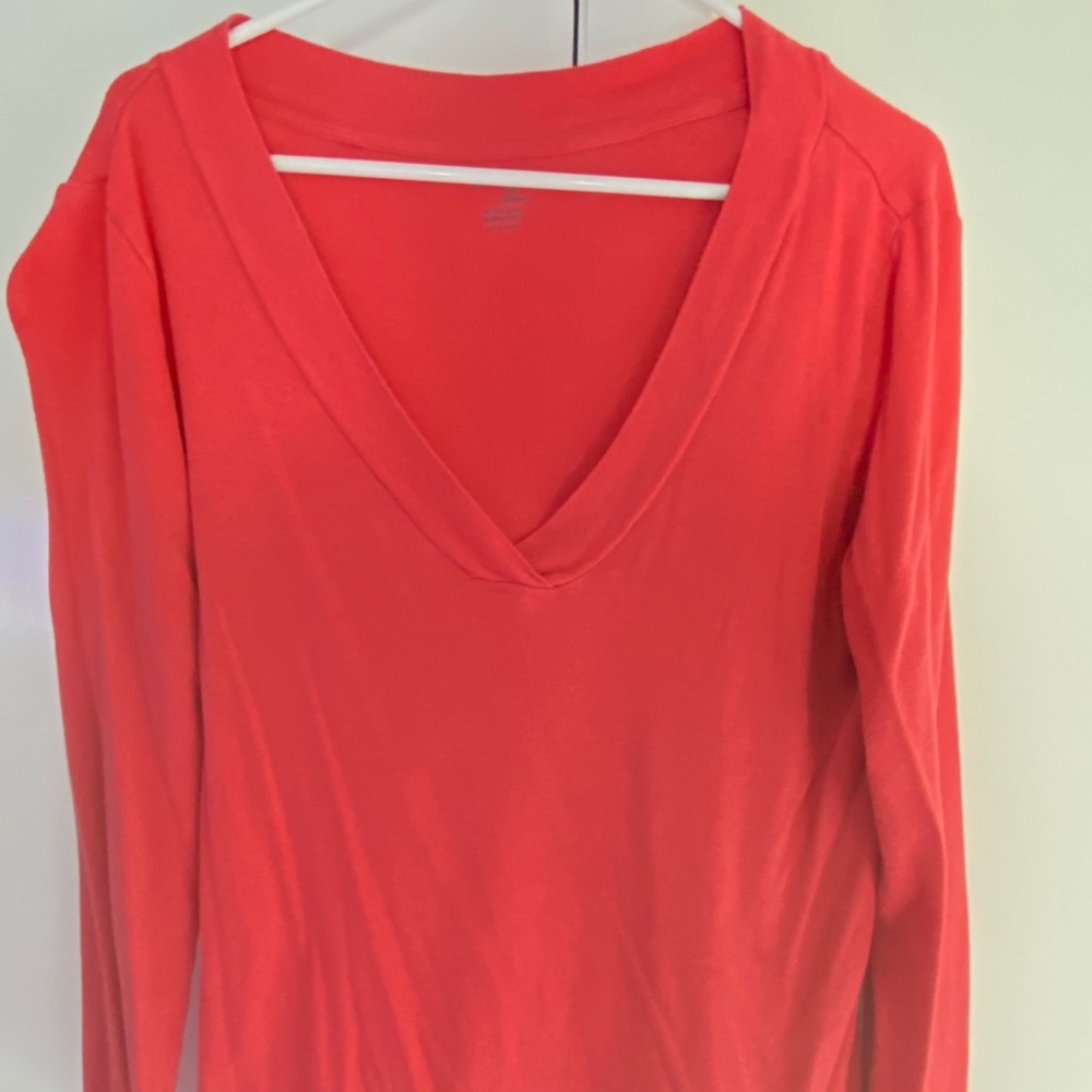 Gap coral v-neck sweater